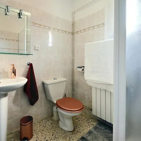 Le Cabanon Des Micocouliers Apartment *